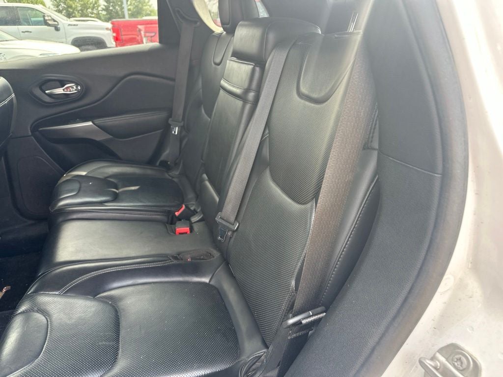 2019 Jeep Cherokee Overland