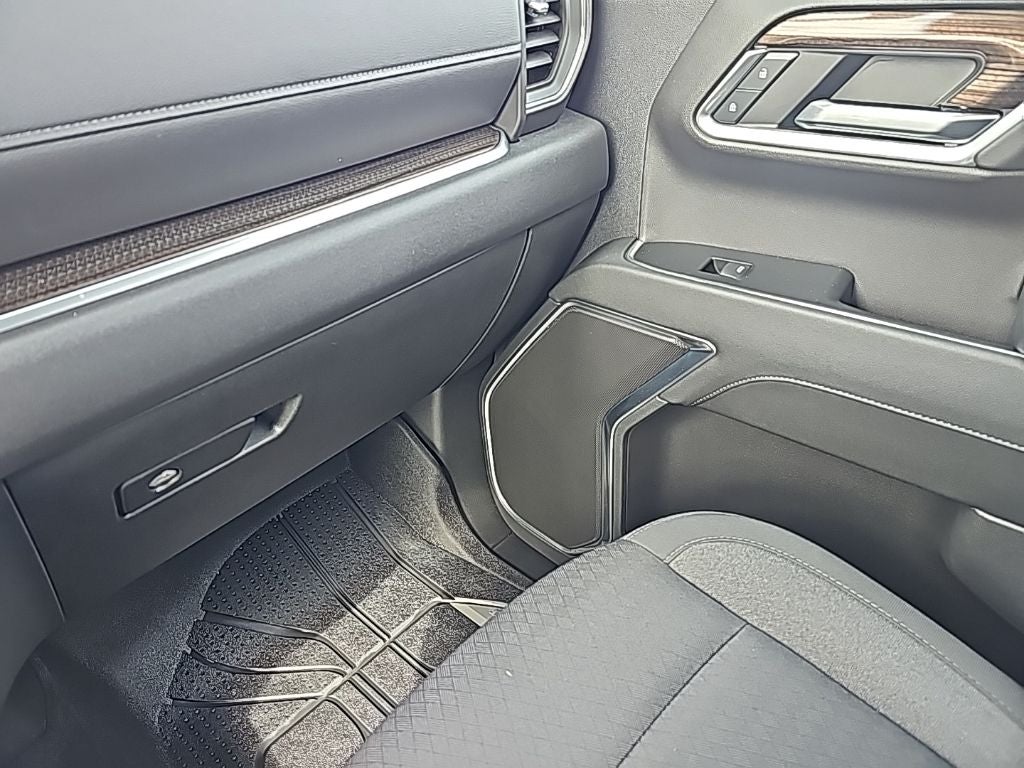 2024 Chevrolet Silverado 1500 LT LT1