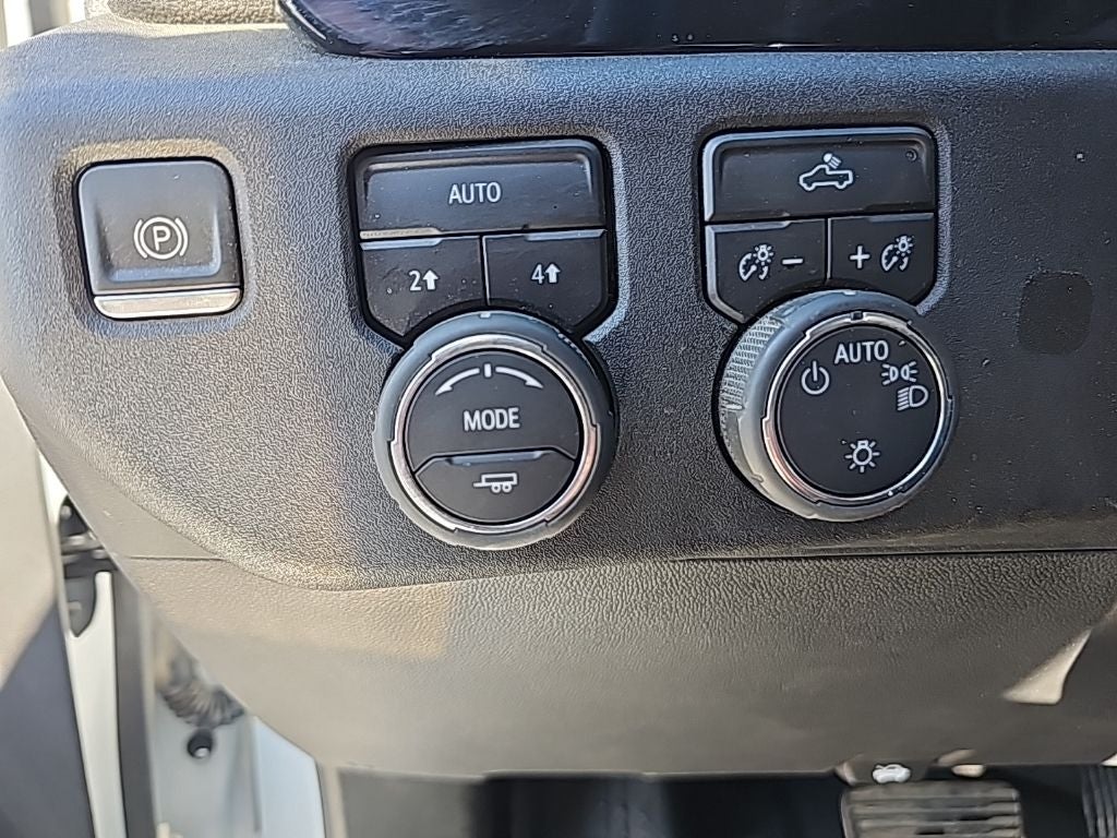 2024 Chevrolet Silverado 1500 LT LT1