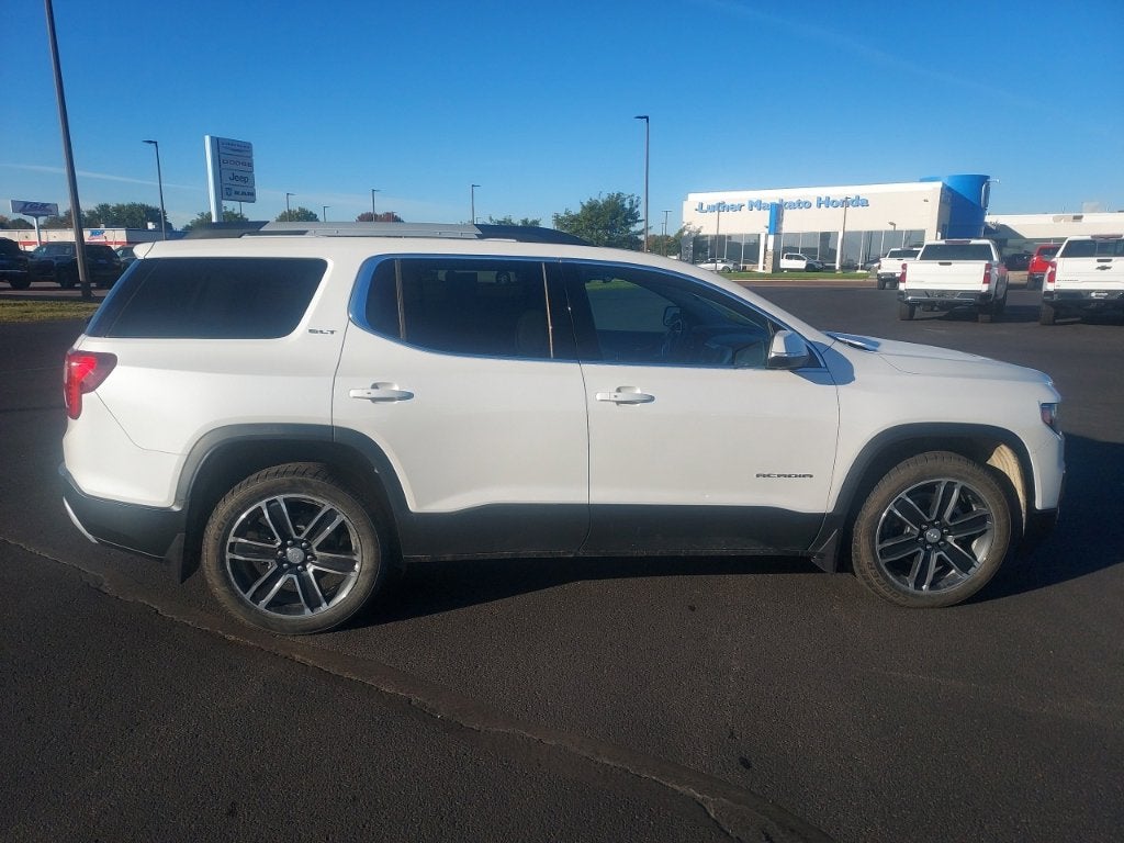 2023 GMC Acadia SLT