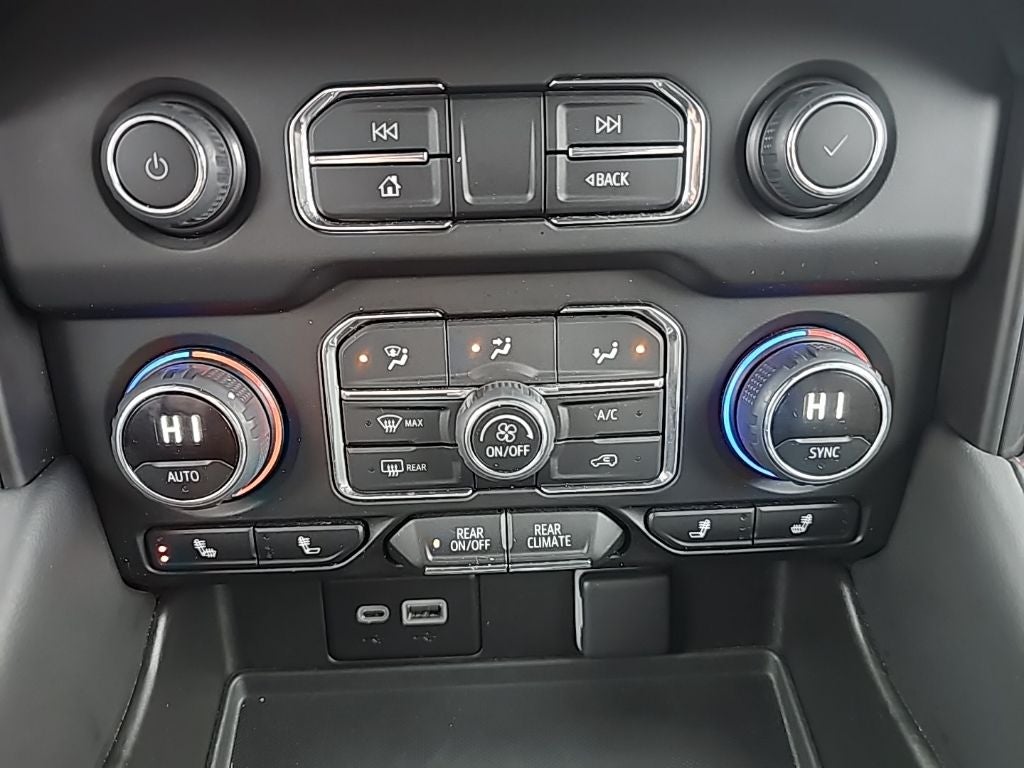 2024 Chevrolet Suburban RST