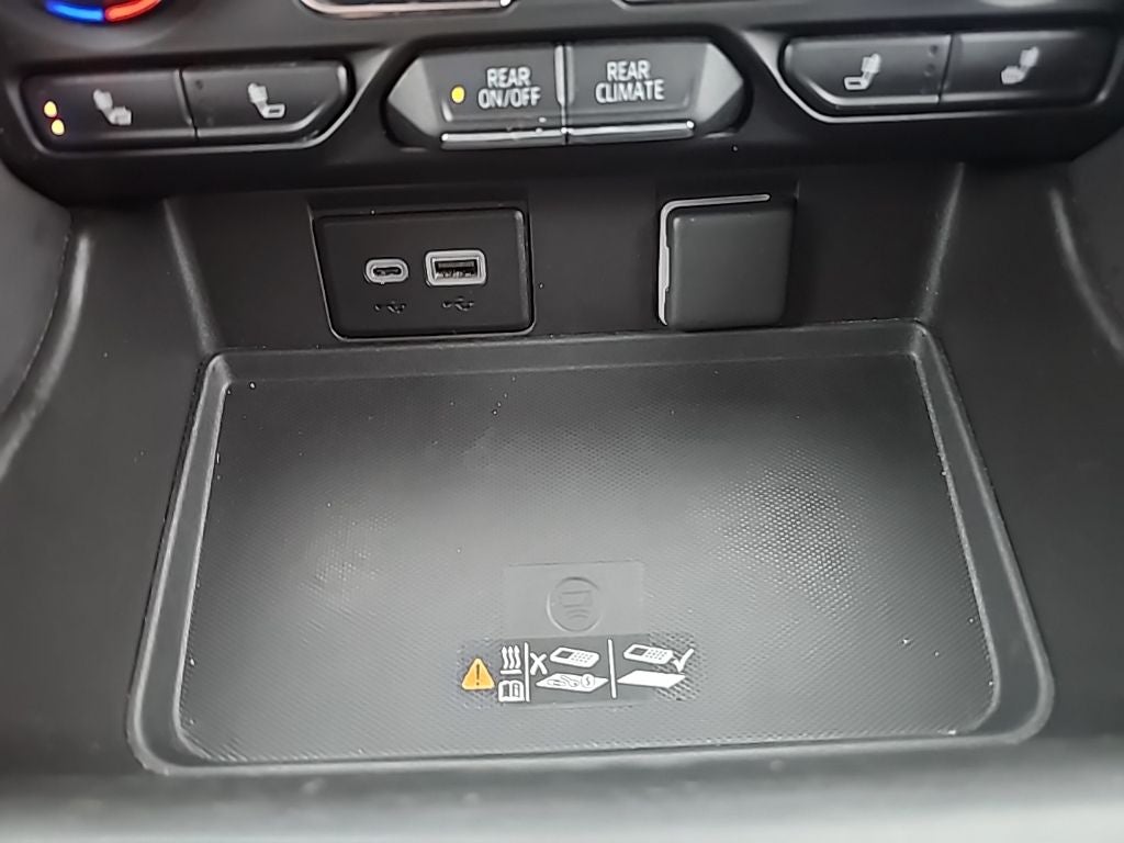 2024 Chevrolet Suburban RST