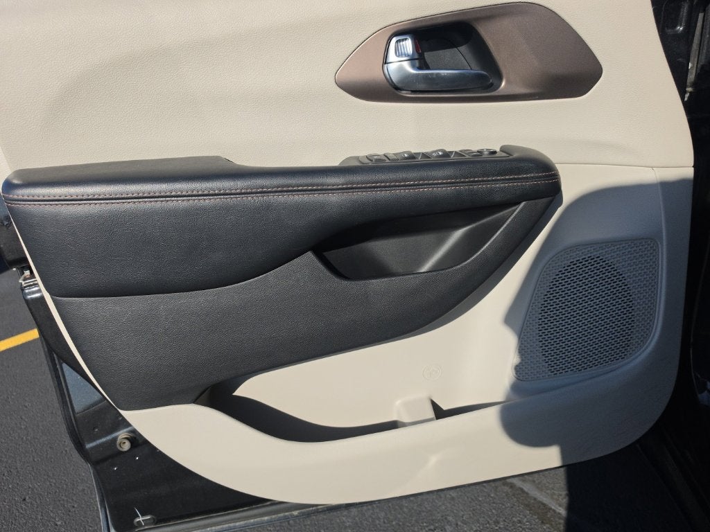 2019 Chrysler Pacifica Touring L
