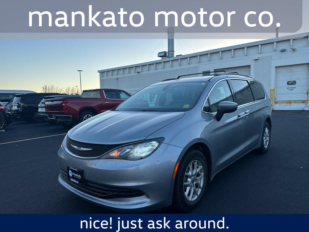 2020 Chrysler Voyager