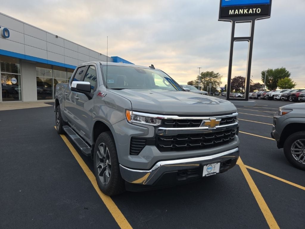 2024 Chevrolet Silverado 1500 LT LT1