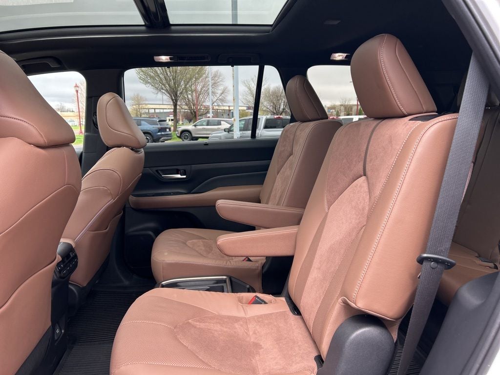 2025 Toyota Grand Highlander Hybrid MAX Platinum