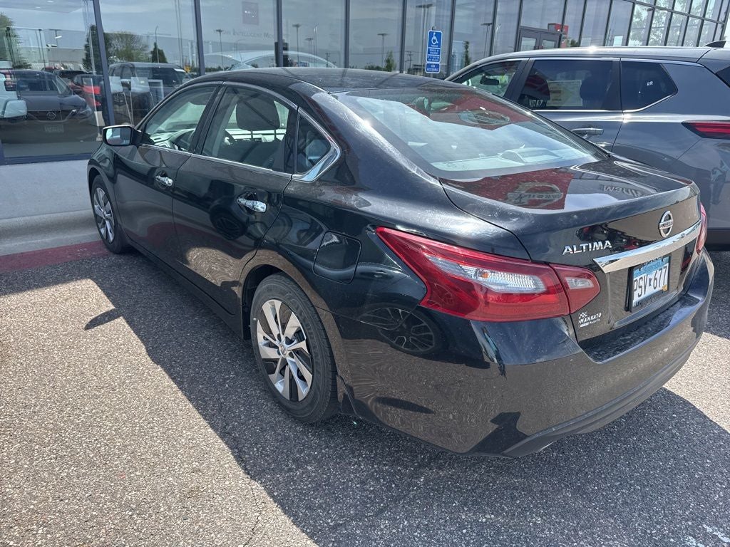 Used 2018 Nissan Altima S with VIN 1N4AL3AP9JC283898 for sale in Mankato, Minnesota