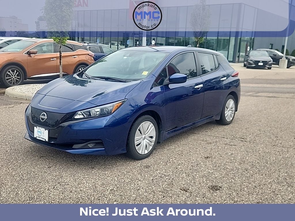 2025 Nissan Leaf S's photo