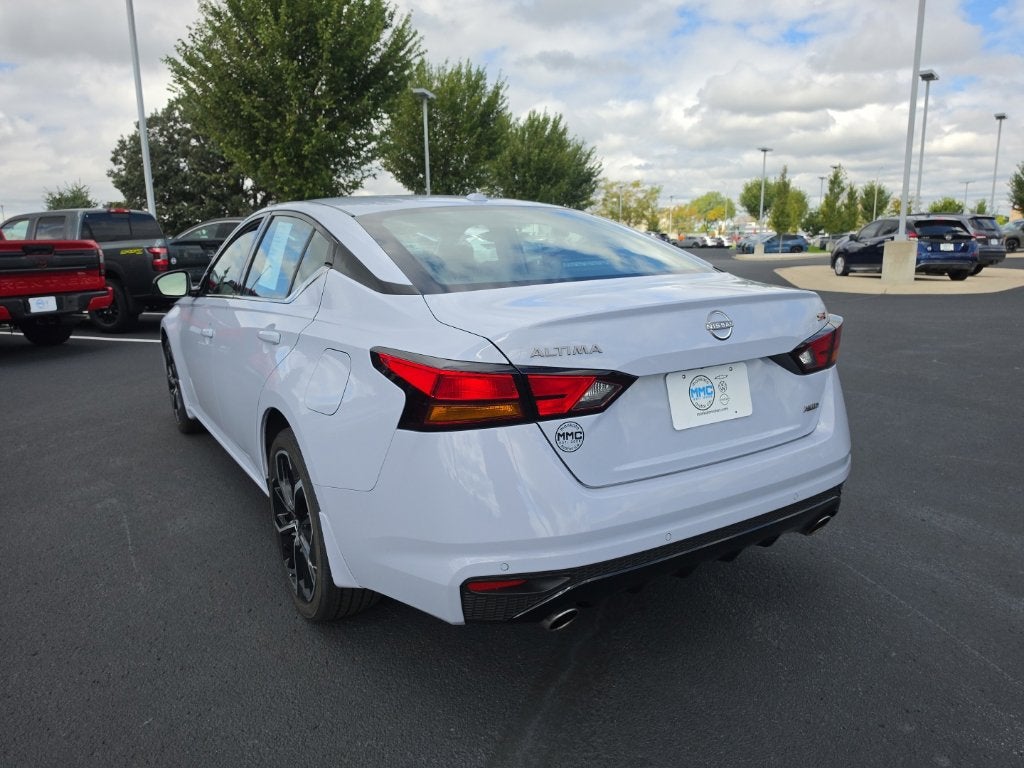Used 2024 Nissan Altima SR with VIN 1N4BL4CW5RN327796 for sale in Mankato, Minnesota