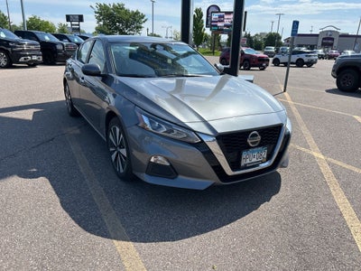 2022 Nissan Altima 2.5 SV