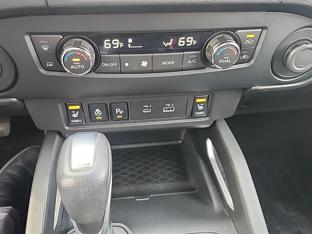 2022 Nissan Frontier SV