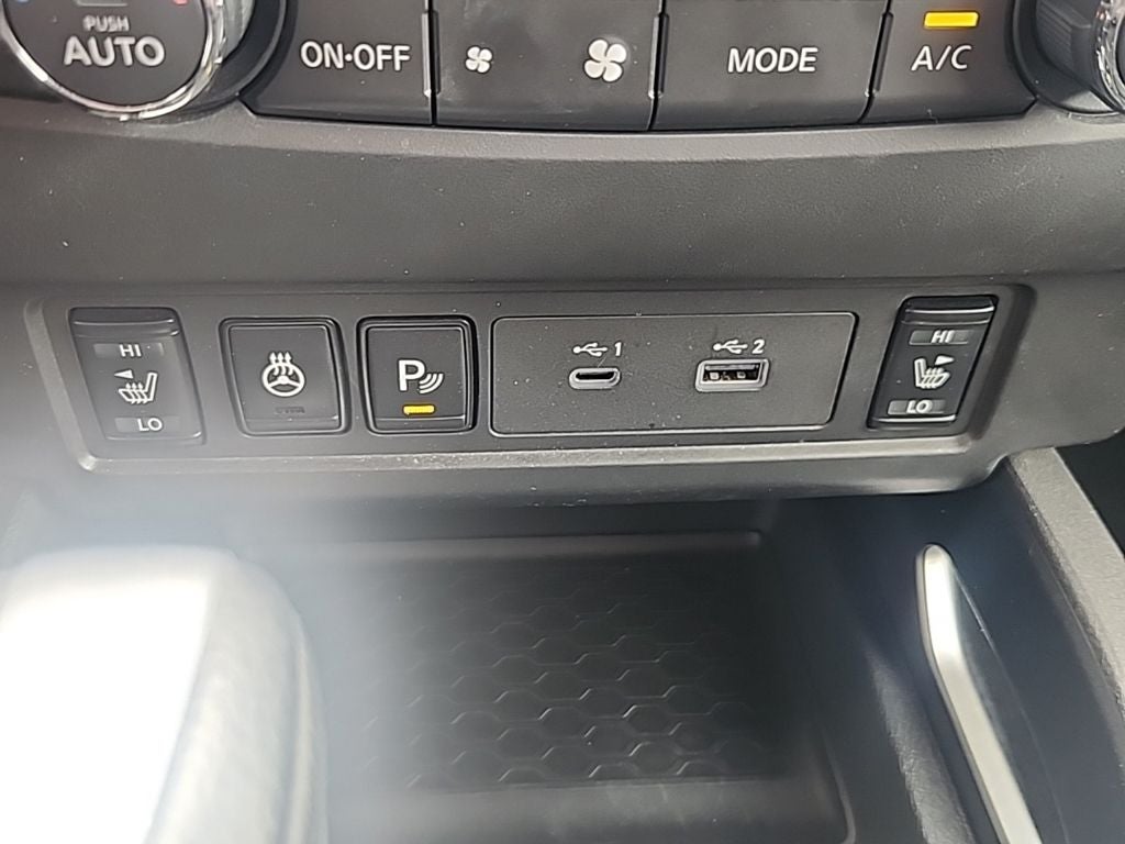 2023 Nissan Frontier SV