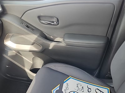 2024 Nissan Frontier SV