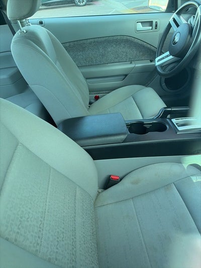 2005 Ford Mustang V6 Deluxe