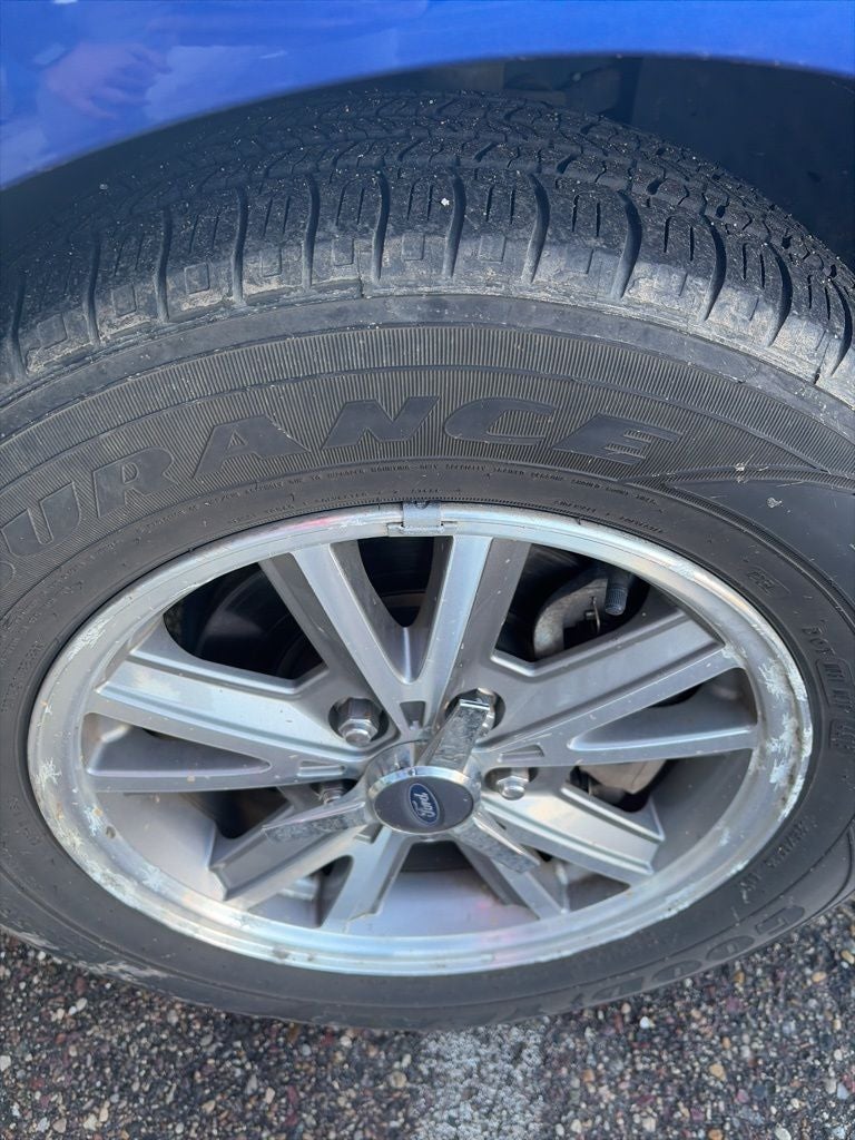 2005 Ford Mustang V6 Deluxe