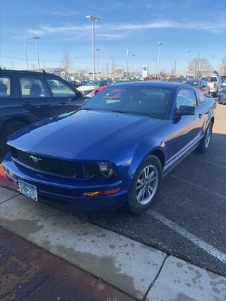 2005 Ford Mustang V6 Deluxe
