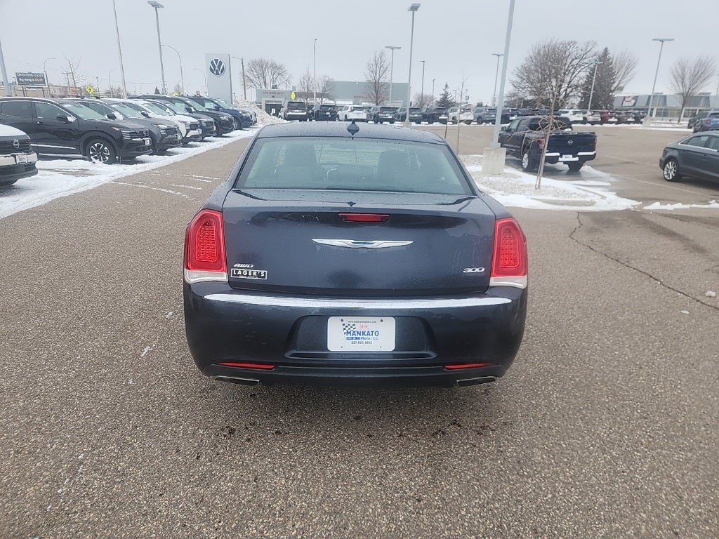 2016 Chrysler 300 Limited
