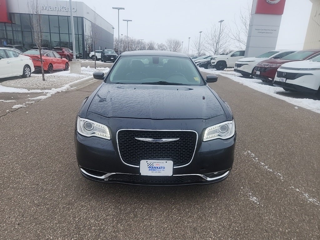 2016 Chrysler 300 Limited