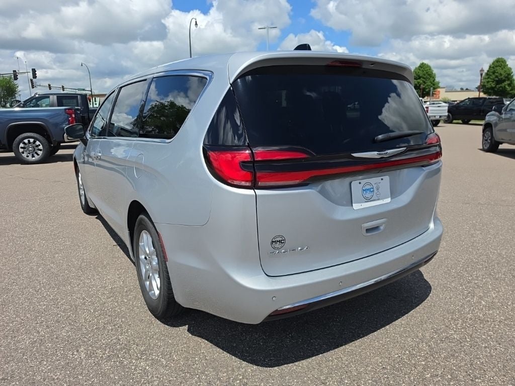 Used 2023 Chrysler Pacifica Touring L with VIN 2C4RC1BG8PR620478 for sale in Mankato, Minnesota