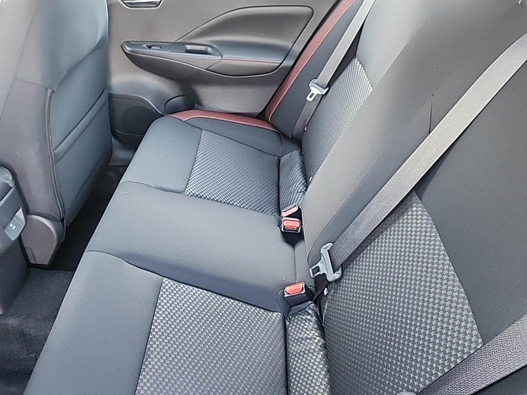 2025 Nissan Versa 1.6 SR