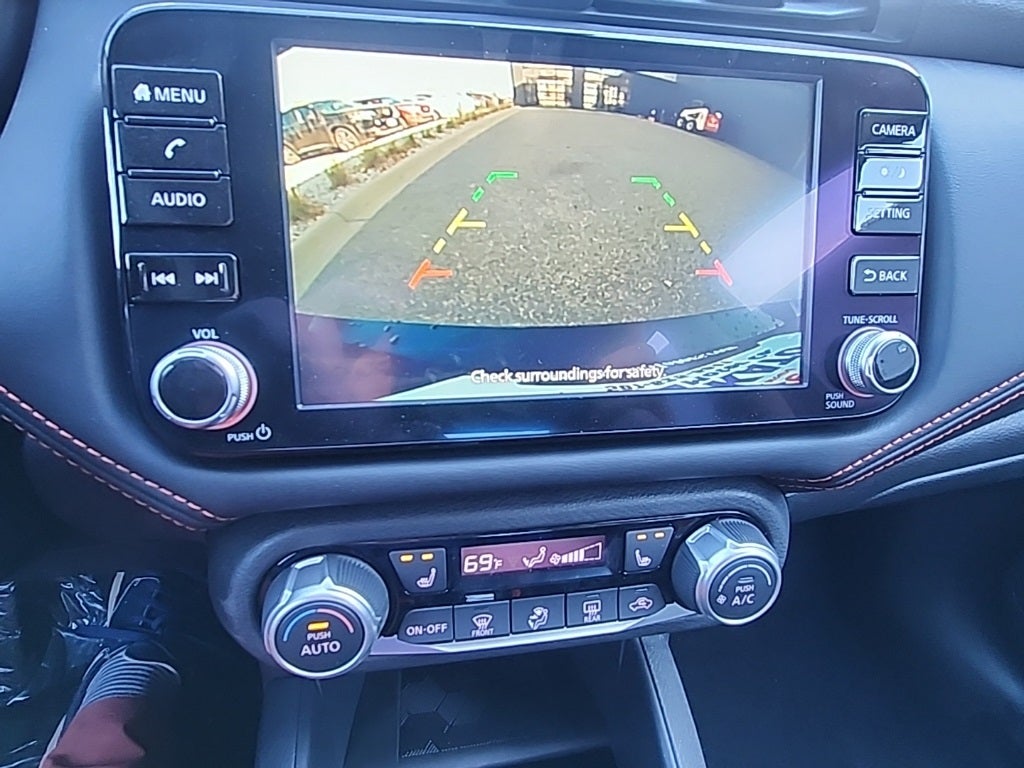 2025 Nissan Versa 1.6 SR