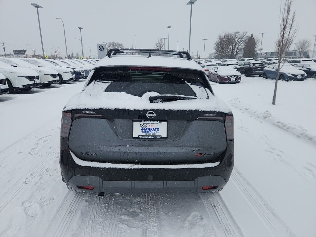 2026 Nissan Kicks SR