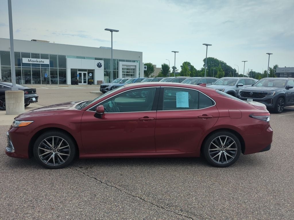Used 2022 Toyota Camry XLE with VIN 4T1F31AK8NU587194 for sale in Mankato, Minnesota