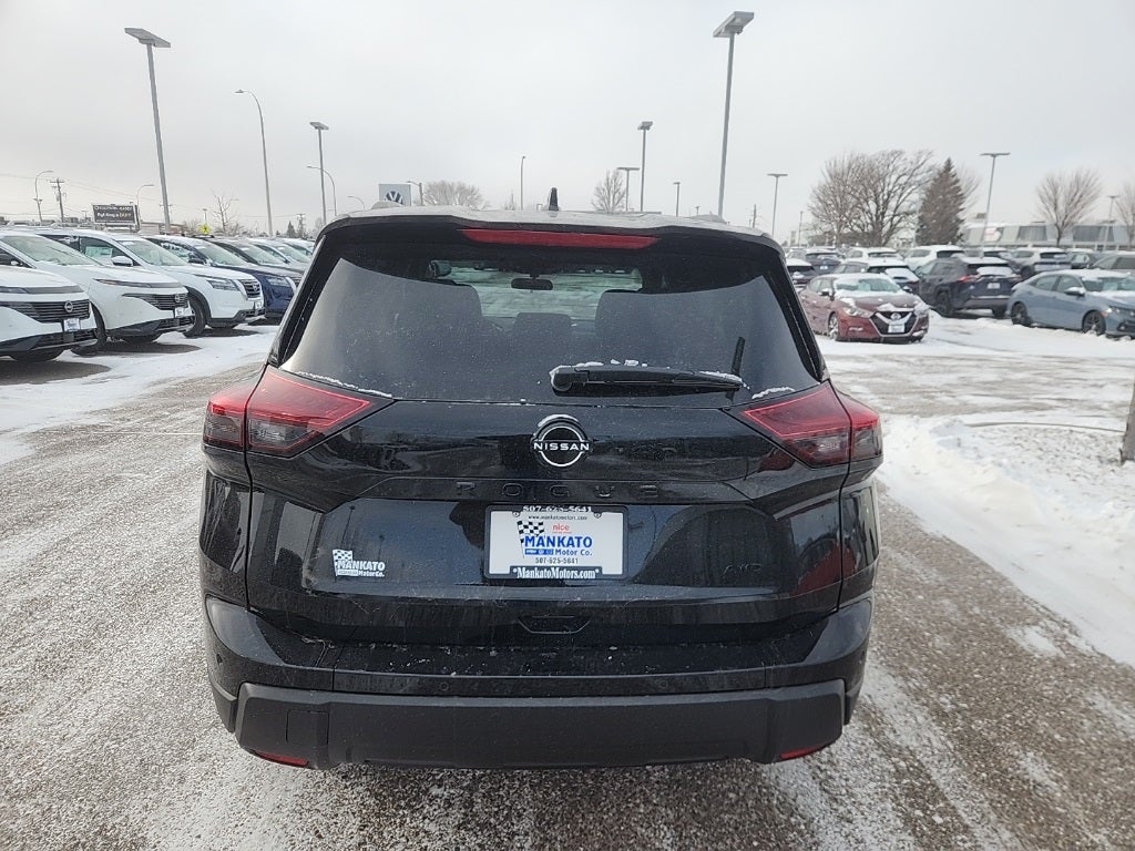2026 Nissan Rogue Dark Armor