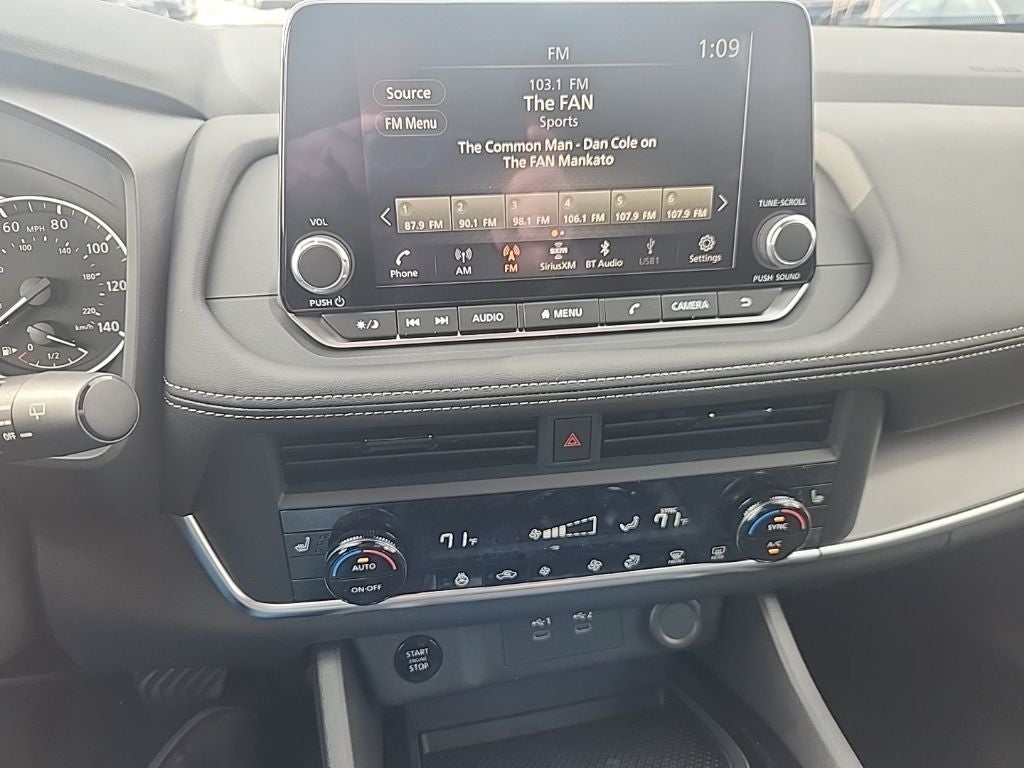 2026 Nissan Rogue SV