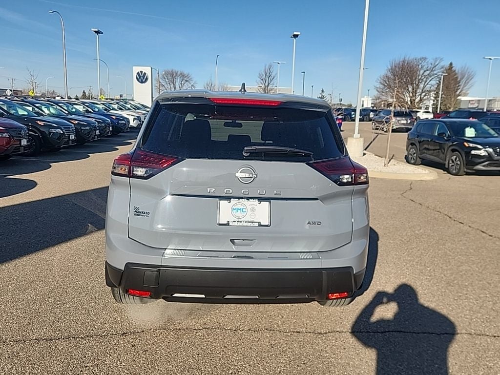 2026 Nissan Rogue SV