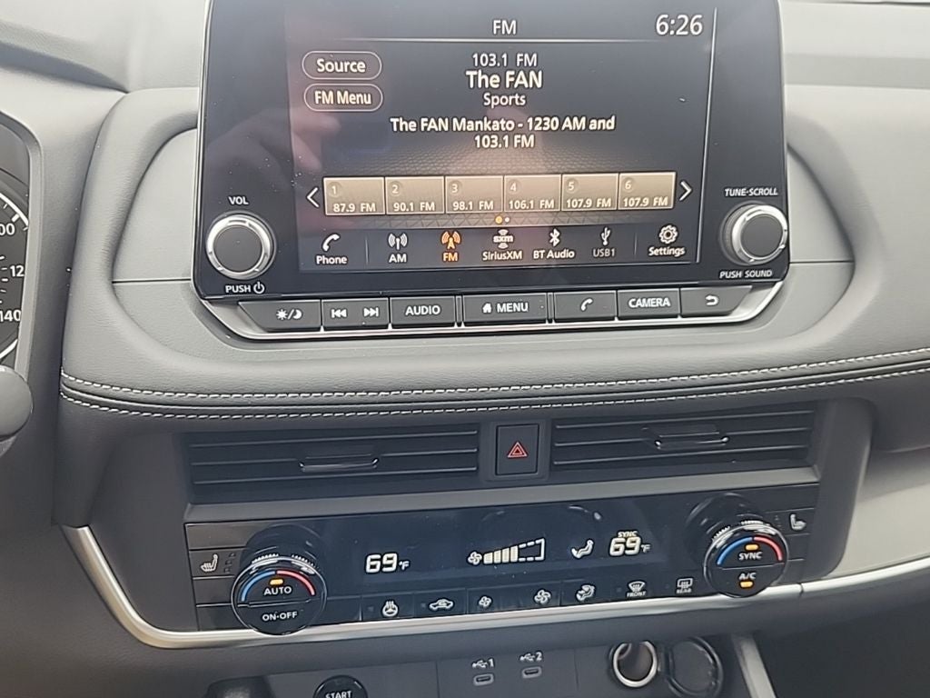 2026 Nissan Rogue SV