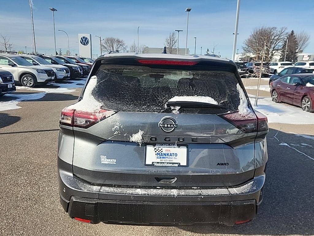 2026 Nissan Rogue Dark Armor