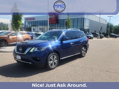 2017 Nissan Pathfinder SV