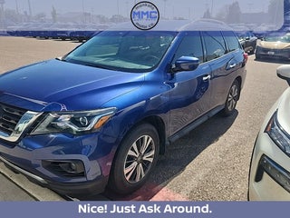 2017 Nissan Pathfinder SV