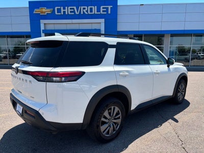 2025 Nissan Pathfinder SV