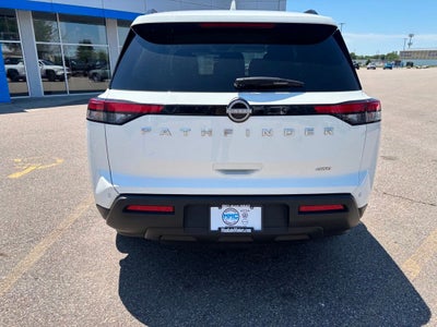 2025 Nissan Pathfinder SV