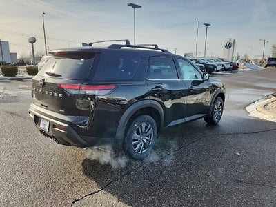 2025 Nissan Pathfinder SV