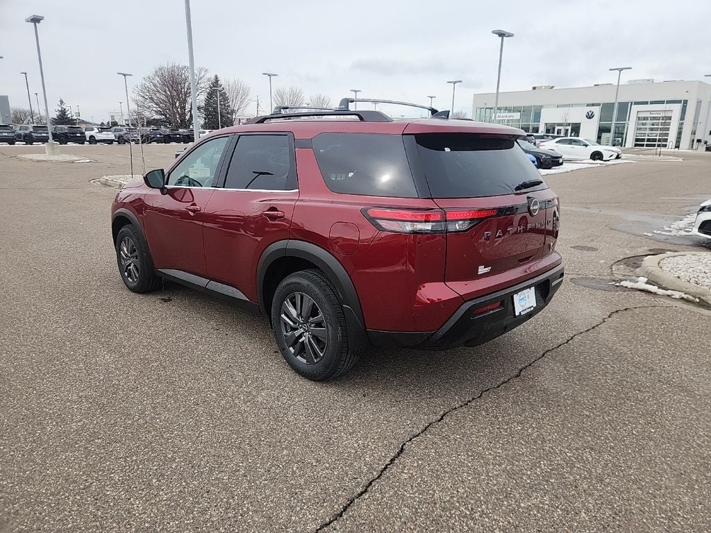 2026 Nissan Pathfinder SV