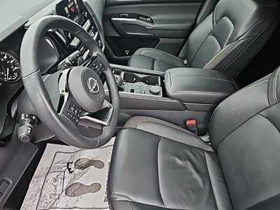 2022 Nissan Pathfinder SL