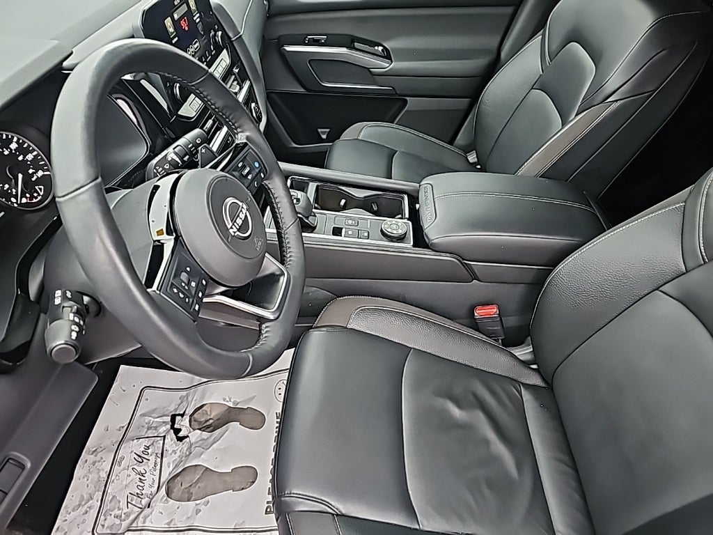 2022 Nissan Pathfinder SL