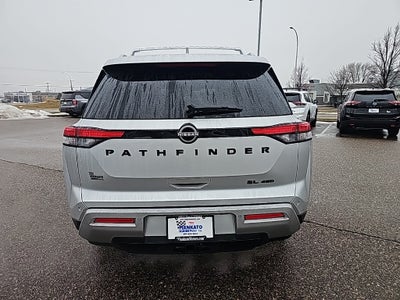 2022 Nissan Pathfinder SL