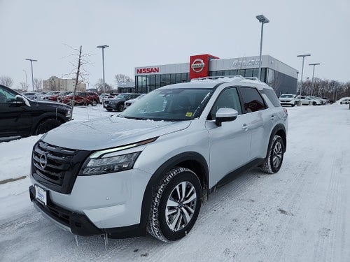 2025 Nissan Pathfinder SL