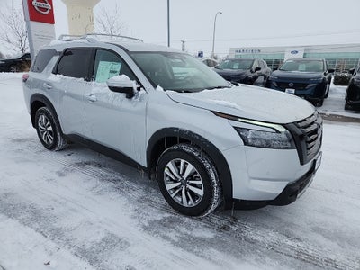 2025 Nissan Pathfinder SL