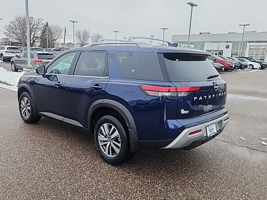 2025 Nissan Pathfinder SL