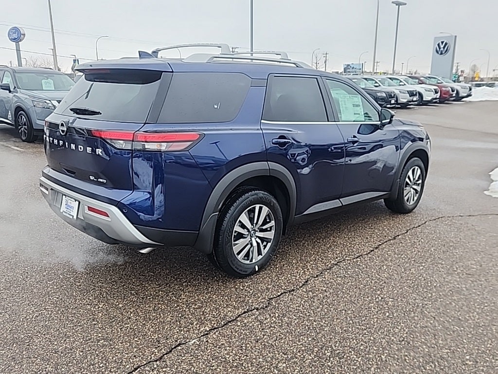 2025 Nissan Pathfinder SL