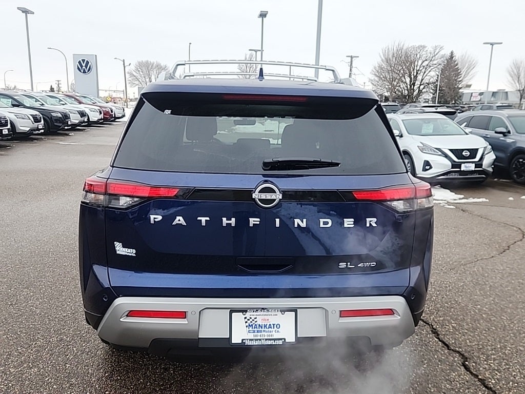 2025 Nissan Pathfinder SL