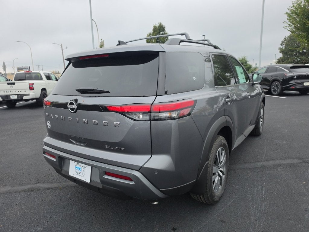 2026 Nissan Pathfinder SL