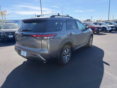 2026 Nissan Pathfinder SL