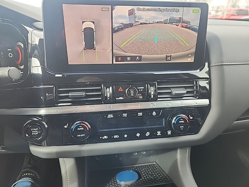 2026 Nissan Pathfinder SL