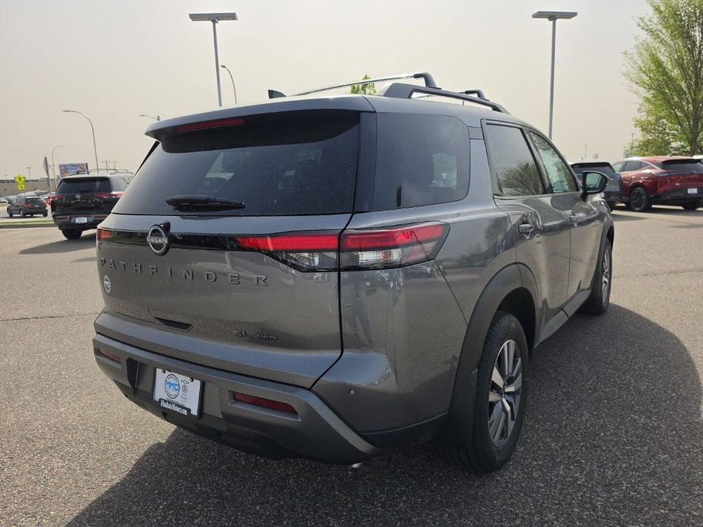 2026 Nissan Pathfinder SL